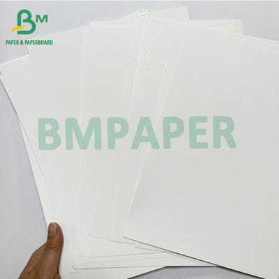 170 gm de papel blanco con excelente efecto de impresión