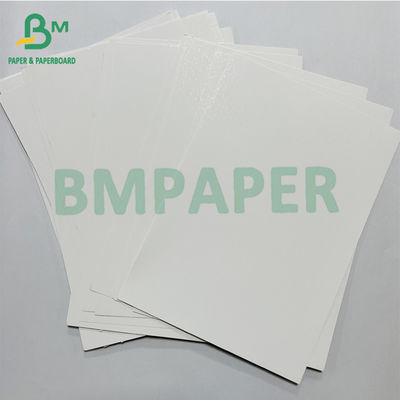 170 gm de papel blanco con excelente efecto de impresión