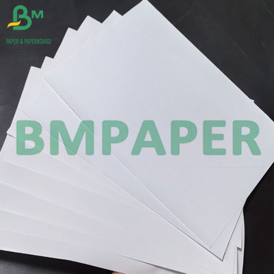 Papel adhesivo de PP blanco de 80um con papel brillante de recubrimiento de 80g para impresión con láser