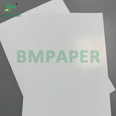 Papel de arte recubierto con C2S de alta blancura 250GSM Hojas de papel de cubierta brillante