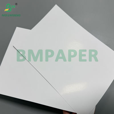 Papel de arte recubierto con C2S de alta blancura 250GSM Hojas de papel de cubierta brillante