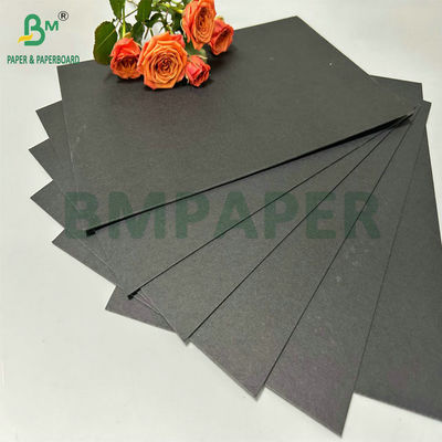 300 gr 350 gr Papel negro sólido sin recubrimiento para bolsas de compras 70 x 100 cm