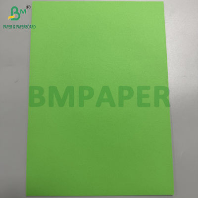 80 gm Papel sin madera verde loro de 25,5" x 38,5" Hojas de papel de color