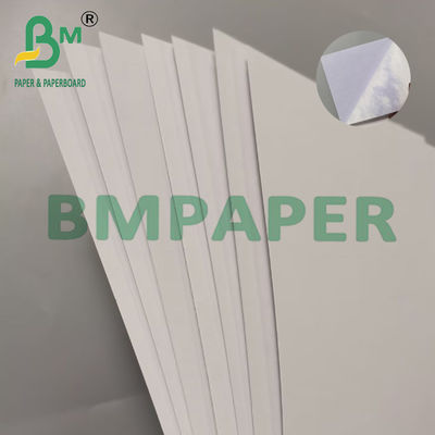 Papel de cartas de juego de núcleo azul de 300 gramos C2S de cartón brillante