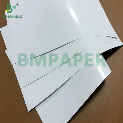 Papel revestido de alto brillo para impresión offset 900 x 1194 mm