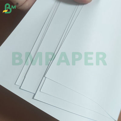 Hojas de papel de madera sin revestimiento de 80 gm de color blanco para impresión offset