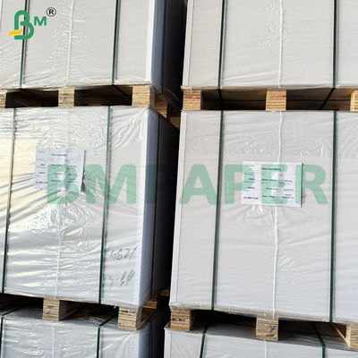 Hojas de papel absorbentes de agua de pulpa de madera 100% de color blanco para hangtag