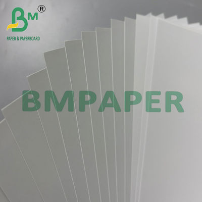 60 gramos 70 gramos Papel sin madera sin recubrimiento Marfil Tarjeta offset voluminosa alta 31 * 43 pulgadas