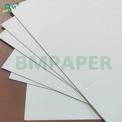 Hojas de papel absorbente de agua de color crema sin recubrimiento