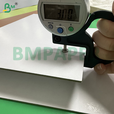 Tabla de visualización blanca hecha de pasta de madera de 3 mm para POS de interior impreso 1220 X 2440 mm