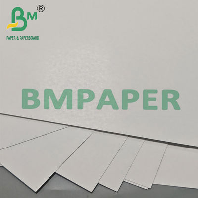 Papel de póquer de núcleo gris de buena rigidez en blanco de 290gr 300gr 900x640mm