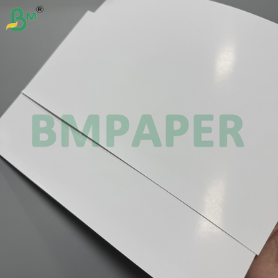 Papel estucado brillante de 300 g/m² de primera calidad a dos caras para prensas digitales SRA3 450 mm x 320 mm