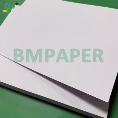 Papel sin recubrimiento de Bristol de 230 gramos para imprimir tarjetas de invitación 787 mm X 1092 mm