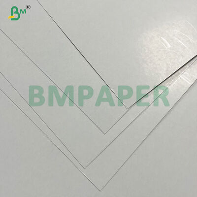 280g 290g 300g Resistente a los arañazos Núcleo negro C2S Papel brillante para hacer póquer