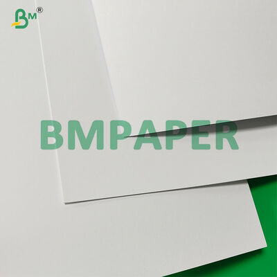 papel de empaquetado de gama alta de las cajas de regalo de Kraft blanco de la alta resistencia de desgarro de 160G 170G