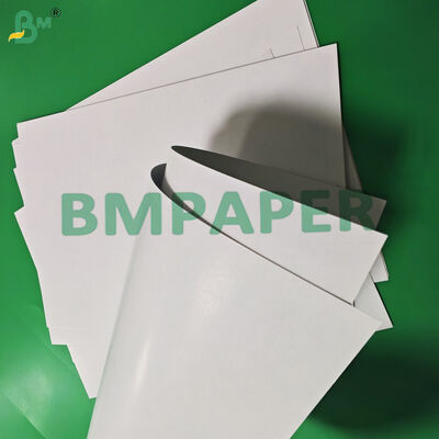 300GSM 310GSM Tablero de cartas de juego Superficie lisa Núcleo negro 640 x 900 mm