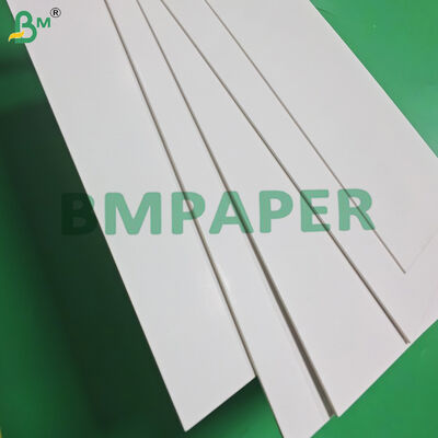 Cartón montado blanco de 1 mm y 1.5 mm para cajas de cosméticos de 70 x 100 cm de alta rigidez