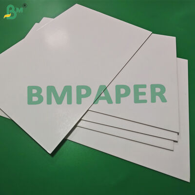 Cartón montado blanco de 1 mm y 1.5 mm para cajas de cosméticos de 70 x 100 cm de alta rigidez