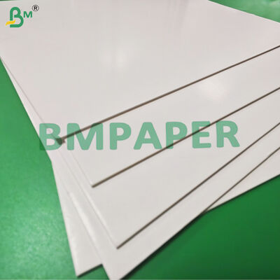 Cartón montado blanco de 1 mm y 1.5 mm para cajas de cosméticos de 70 x 100 cm de alta rigidez