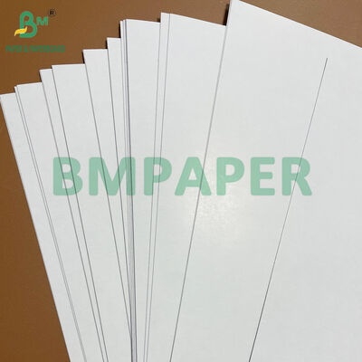Cartón negro anti-falsificación a prueba de luz de 310GSM y 320GSM para juegos de cartas coleccionables