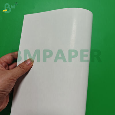 320gm Negro núcleo de dos lados recubiertas de papel de juego de arte brillante