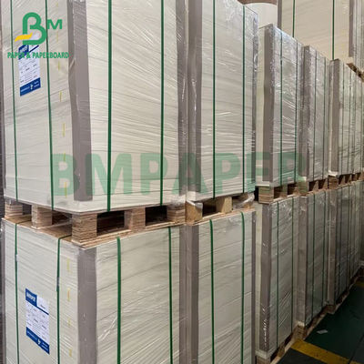 Excelente capacidad de procesamiento 60 gramos de papel blanco a prueba de grasa para el embalaje de bocadillos de alimentos